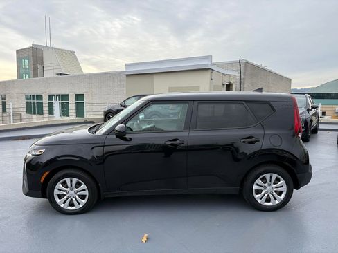 Certified 2021 Kia Soul LX image 1