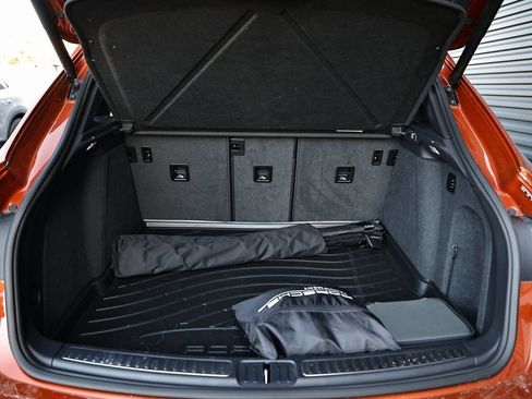 Used 2024 Porsche Macan GTS image 29