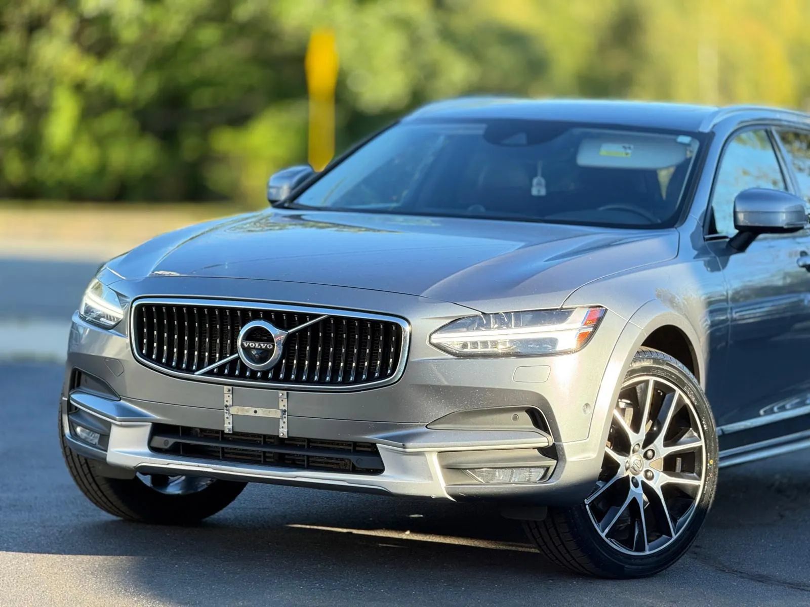 Used 2018 Volvo V90 T6 Cross Country w/ Convenience Package AWD/4WD image 42