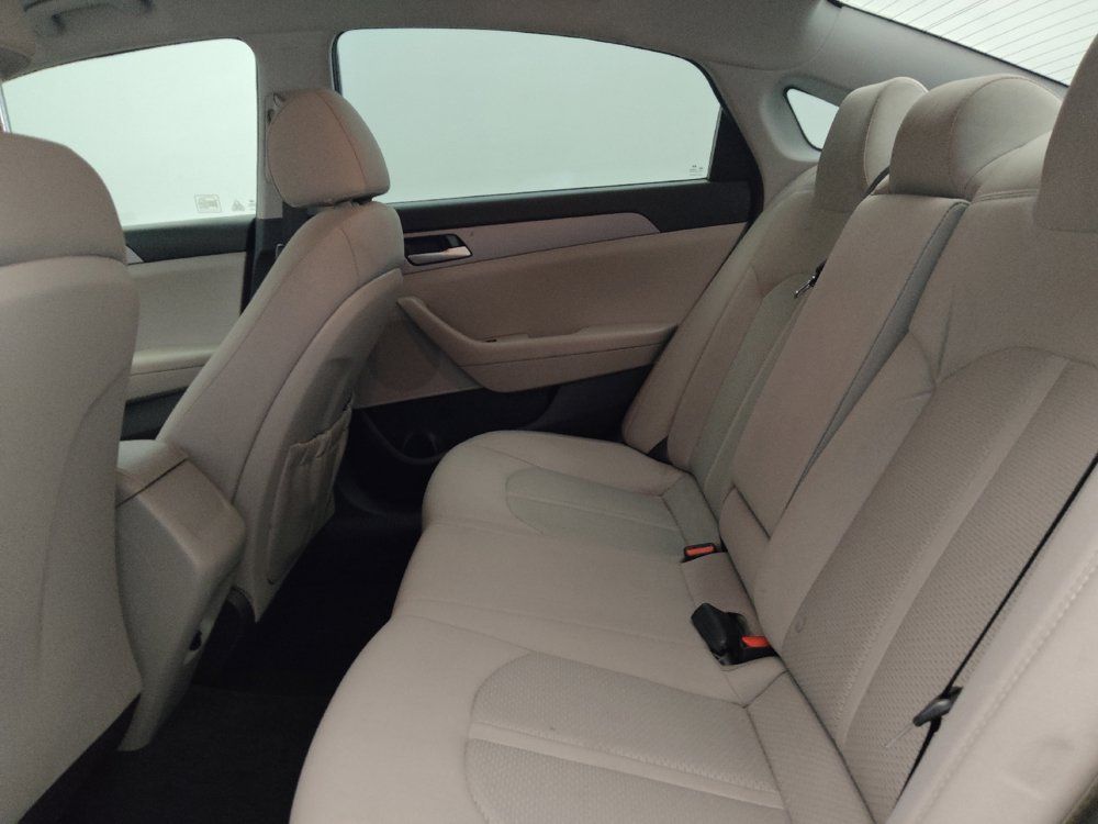 Used 2019 Hyundai Sonata SE FWD image 18
