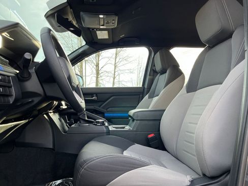 Used 2025 Toyota Tacoma TRD Off-Road image 27