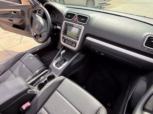 Used 2012 Volkswagen Eos Komfort FWD image 40