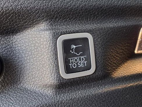 Used 2023 Jeep Grand Cherokee L Limited w/ Luxury Tech Group II image 36