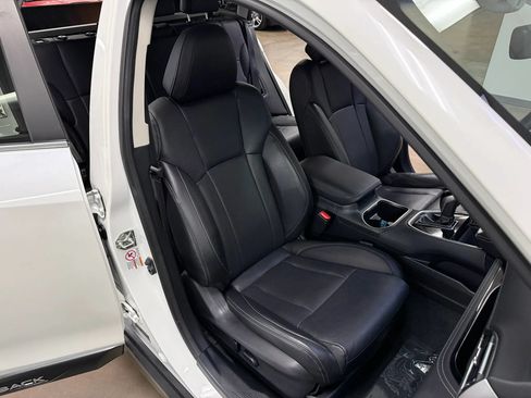 Used 2020 Subaru Outback Limited AWD/4WD image 9