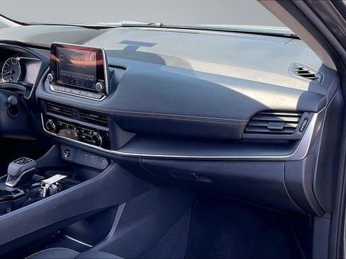 Certified 2025 Nissan Rogue S FWD image 18