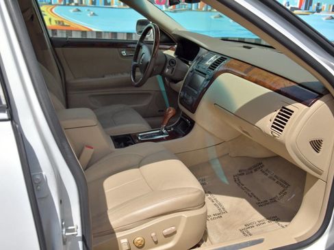 Used 2006 Cadillac DTS Performance FWD image 30
