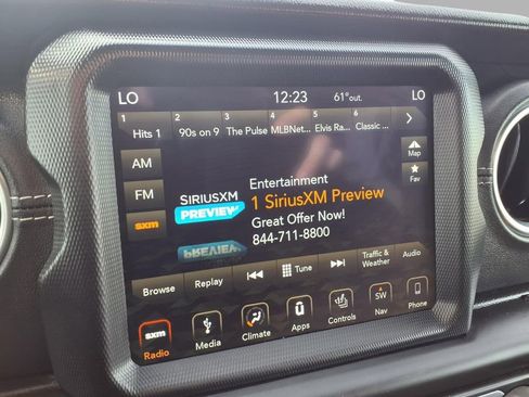 Used 2019 Jeep Wrangler Unlimited Sahara image 5