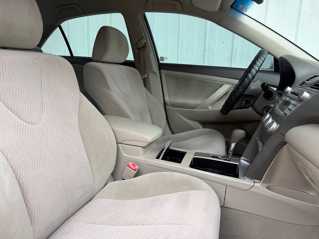 Used 2010 Toyota Camry SE FWD image 14