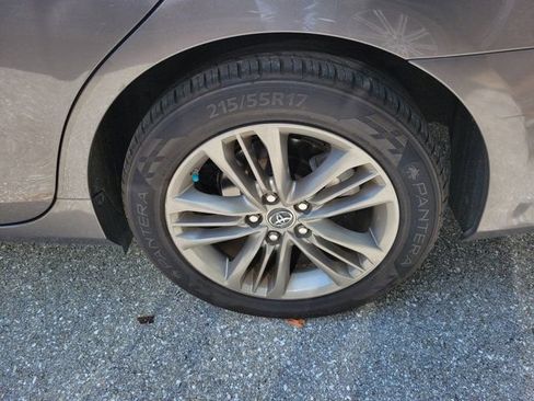 Used 2015 Toyota Camry SE image 8