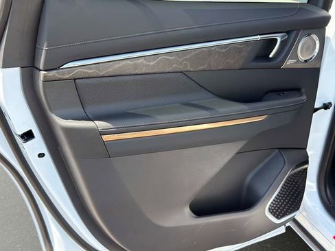 New 2026 Buick Enclave Avenir w/ Super Cruise Package image 11