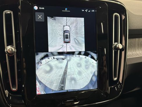 Used 2026 Volvo XC40 B5 Plus w/ Protection Package Premier image 18