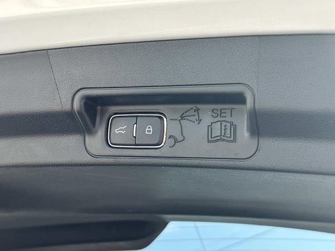 Used 2025 Ford Explorer Active image 14