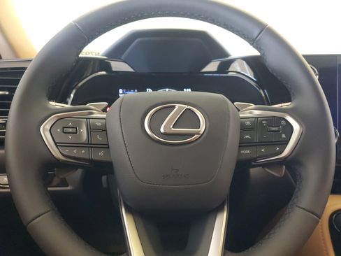 Used 2025 Lexus NX 250 FWD w/ Accessory Package (Z1) image 25