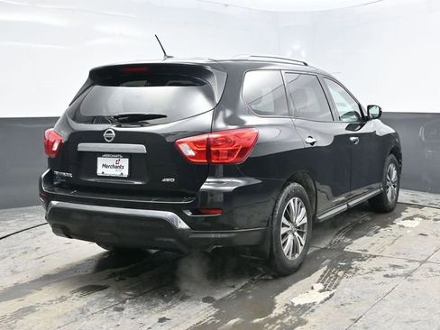 Used 2018 Nissan Pathfinder S image 6