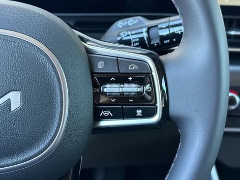 New 2026 Kia Carnival FWD image 31