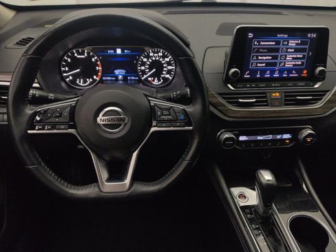 Used 2020 Nissan Altima 2.5 SL FWD image 22
