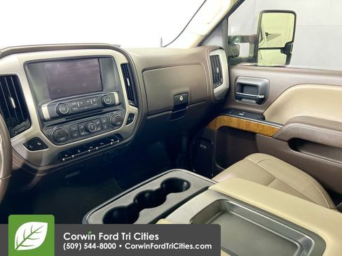 Used 2017 GMC Sierra 2500 SLT w/ Duramax Plus Package AWD/4WD image 28