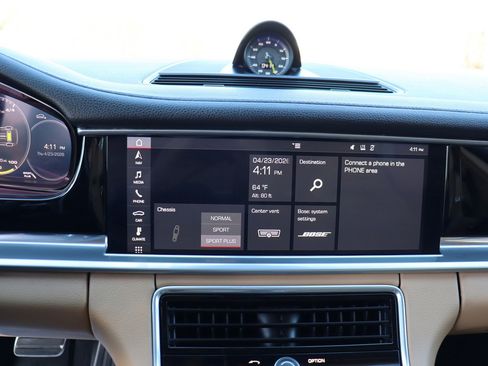 Used 2018 Porsche Panamera 4 w/ Premium Package Plus AWD/4WD image 33