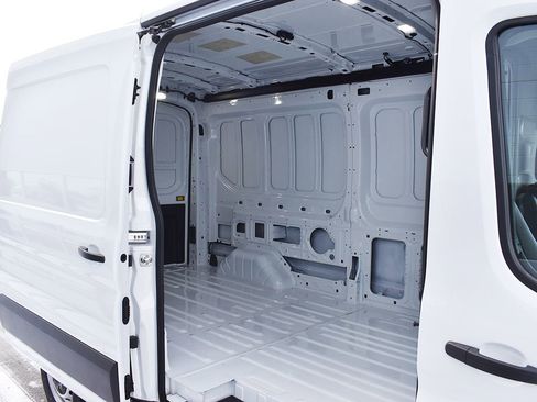 New 2026 Ford Transit 250 148 Medium Roof image 21