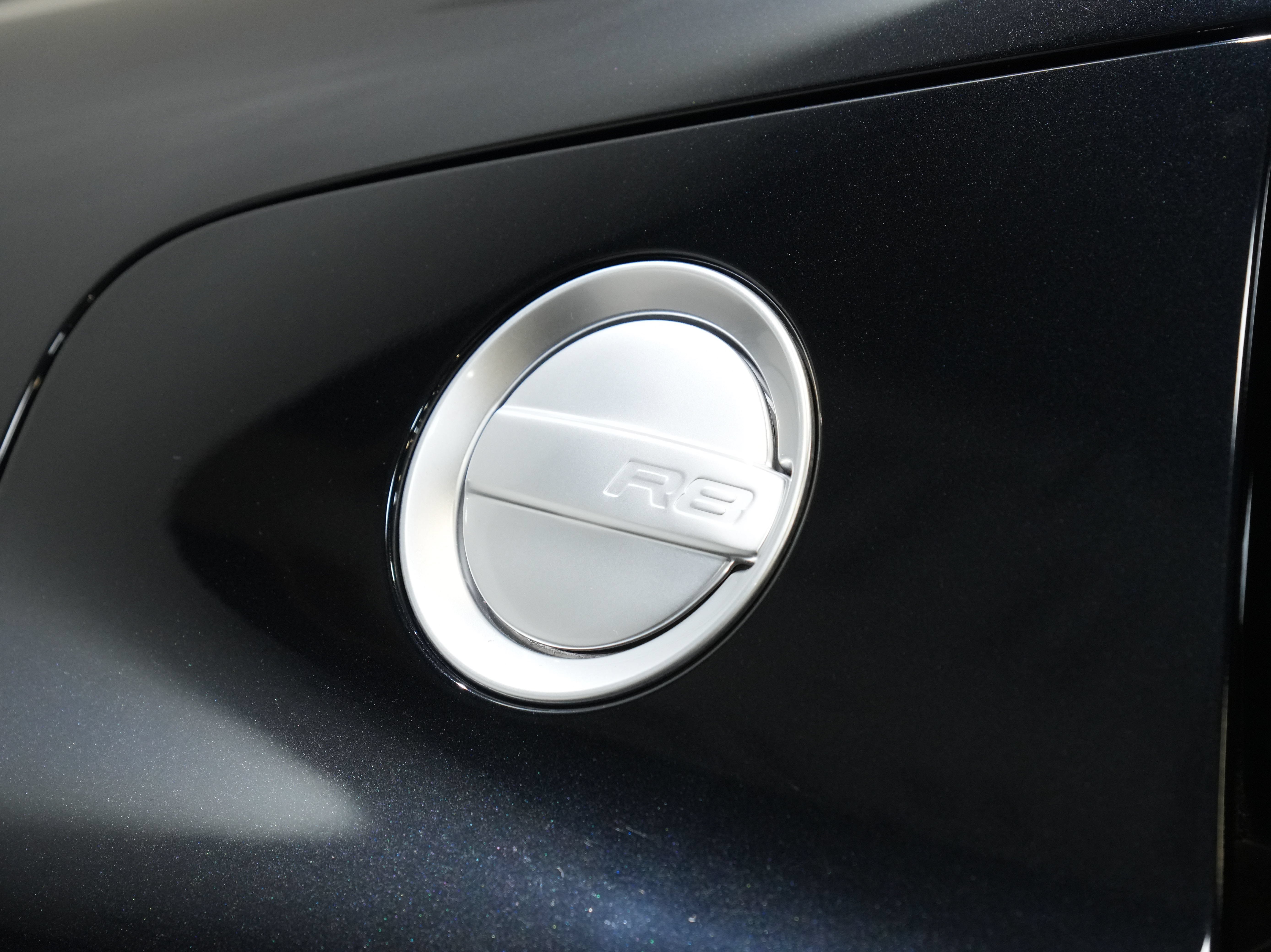 Used 2011 Audi R8 V8 AWD/4WD image 14