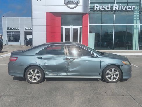 Used 2007 Toyota Camry SE FWD image 2