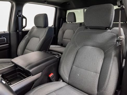 Used 2022 RAM 1500 Big Horn AWD/4WD image 9