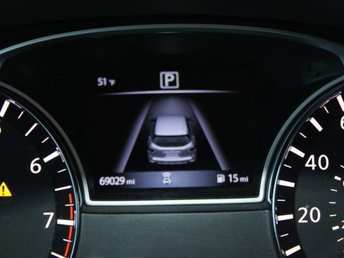 Used 2019 Nissan Pathfinder S image 10