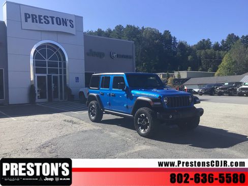 Used 2025 Jeep Wrangler Unlimited Rubicon AWD/4WD image 7