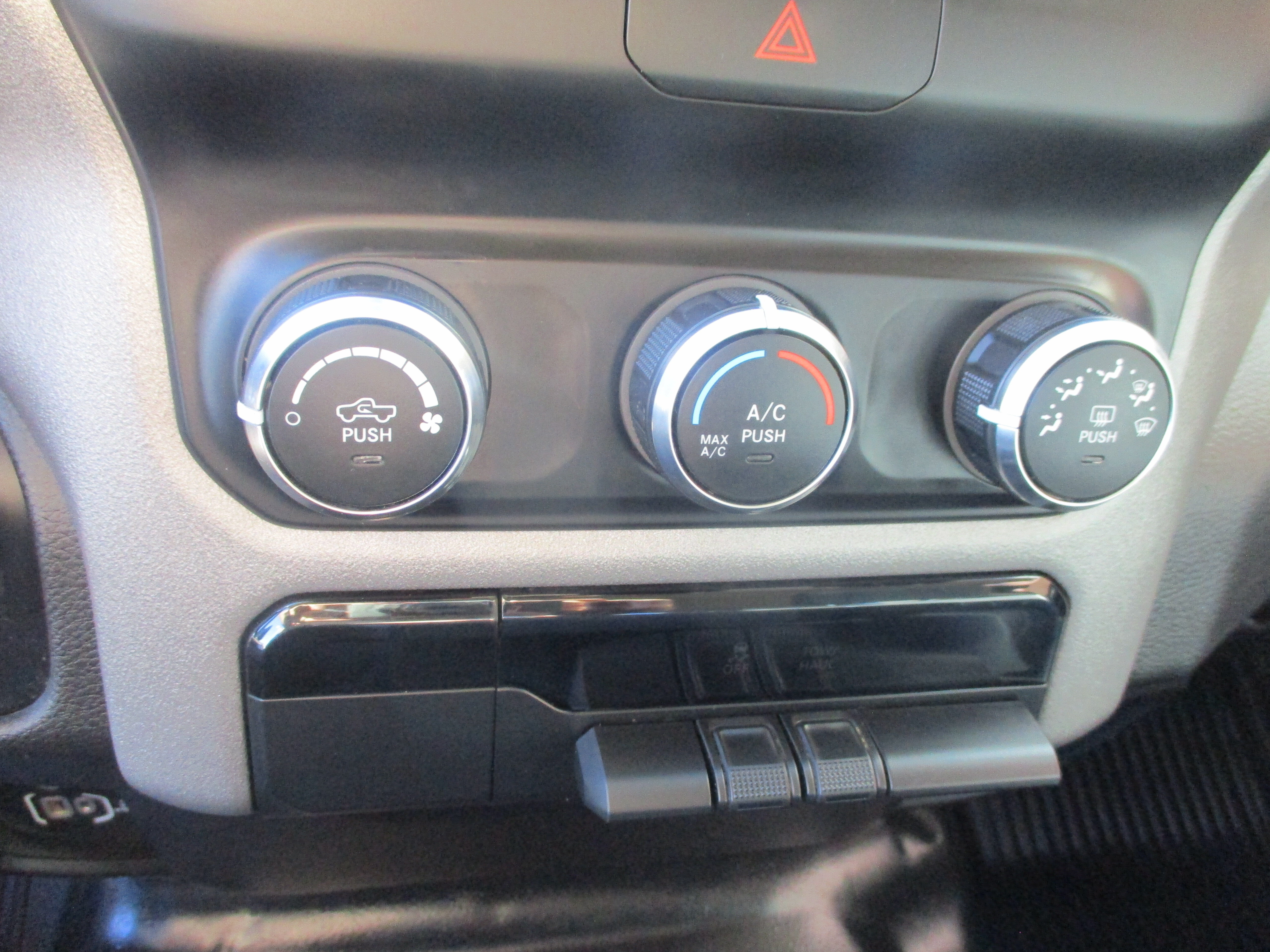 Used 2019 RAM 1500 Tradesman AWD/4WD image 13