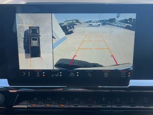Used 2025 Chevrolet Silverado 1500 ZR2 w/ Technology Package AWD/4WD image 33