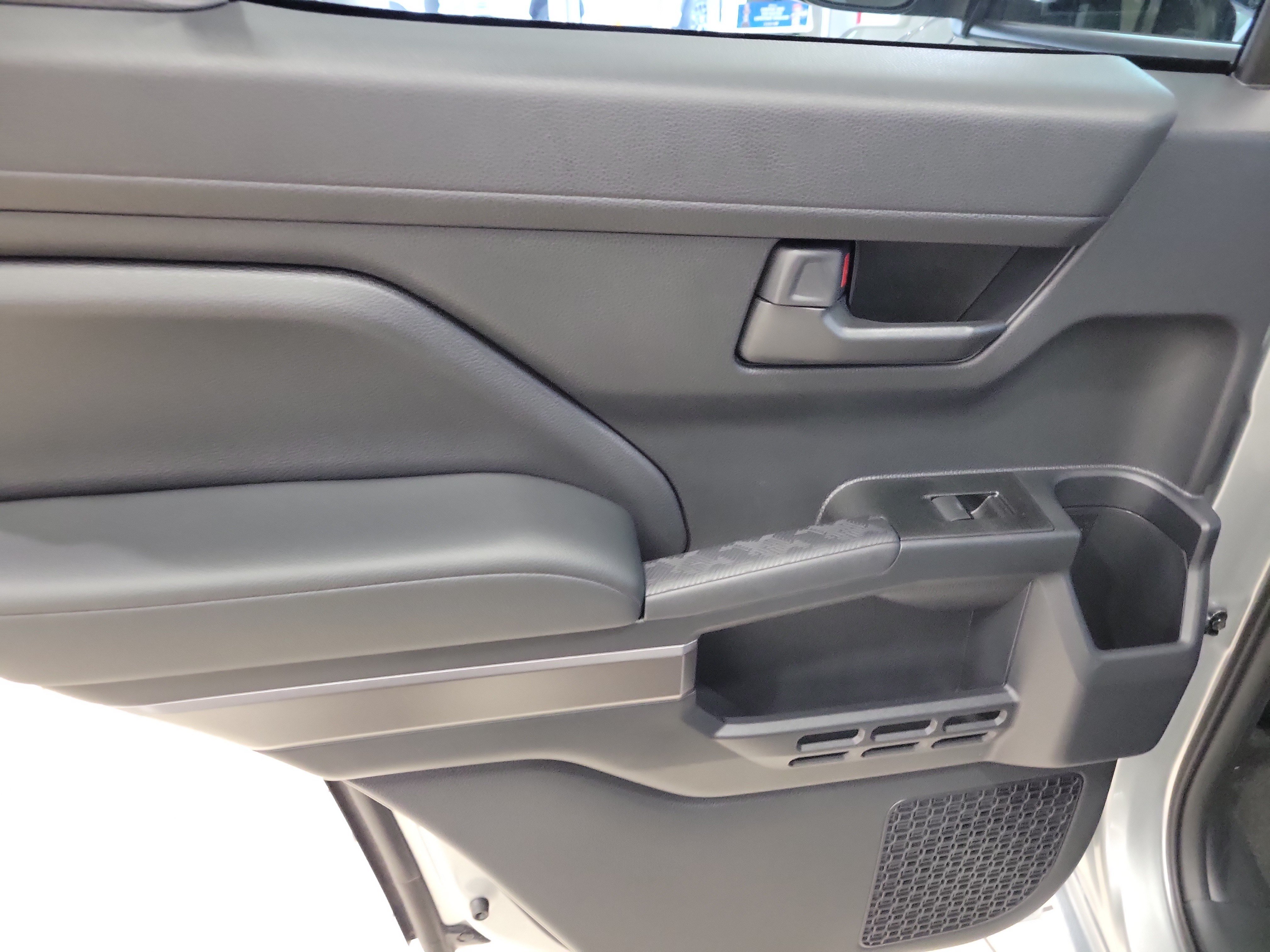 Used 2026 Toyota 4Runner SR5 AWD/4WD image 9