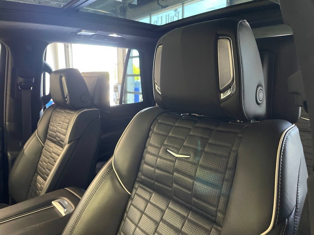 Used 2023 Cadillac Escalade Sport Platinum w/ LPO, ONYX Package AWD/4WD image 49