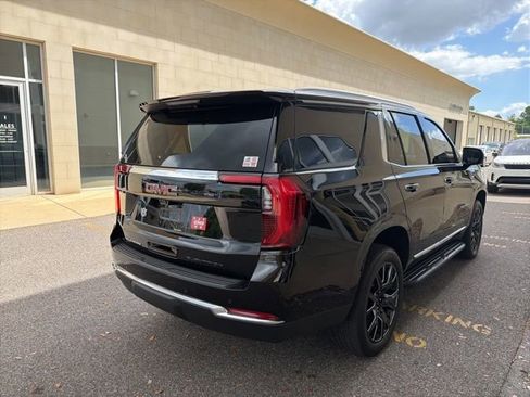 Used 2025 GMC Yukon Elevation w/ Elevation Premium Package image 4