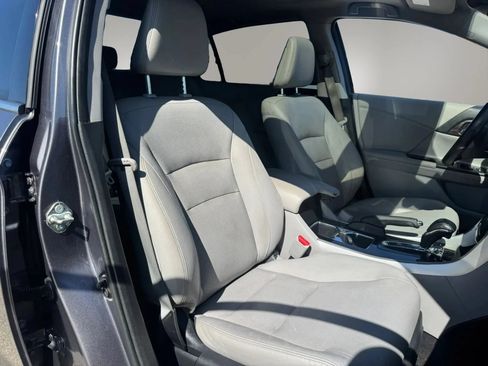 Used 2017 Honda Accord Touring image 8