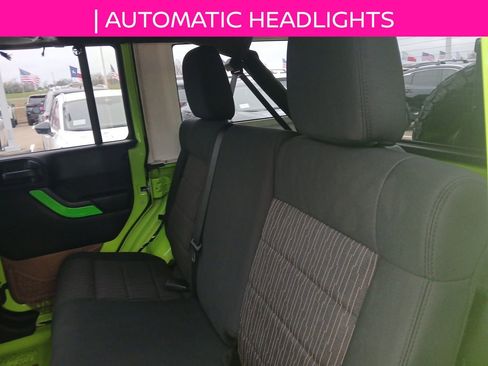 Used 2012 Jeep Wrangler Unlimited Sahara image 8