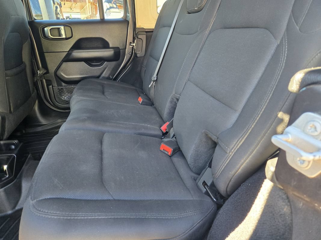 Used 2019 Jeep Wrangler Unlimited Sahara AWD/4WD image 18