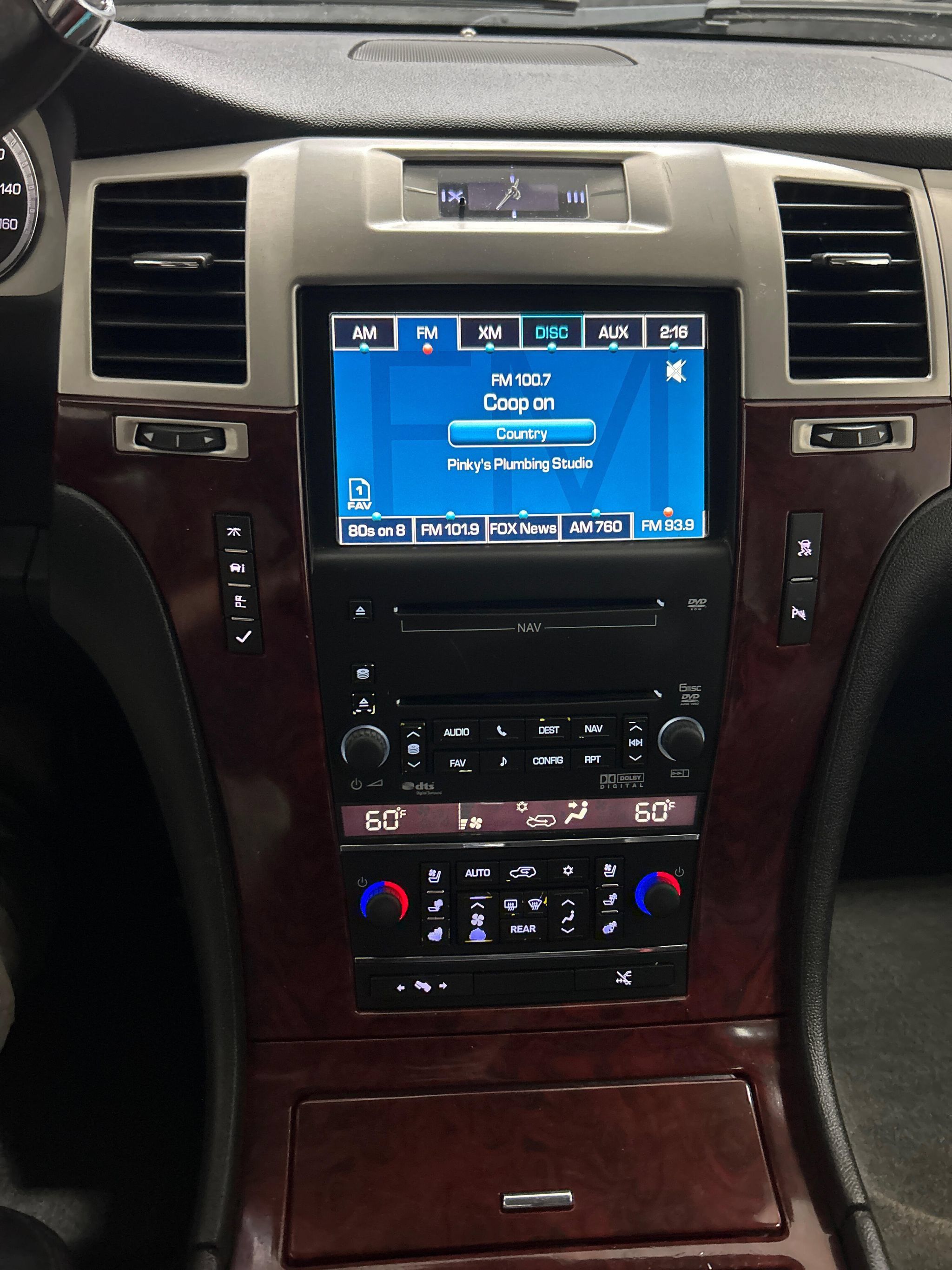 Used 2010 Cadillac Escalade ESV Premium AWD/4WD image 18