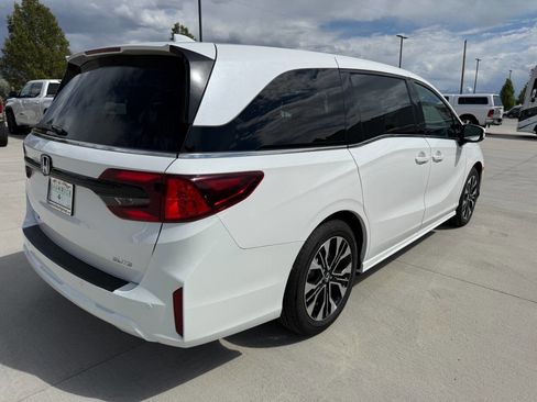 Used 2026 Honda Odyssey Elite image 3