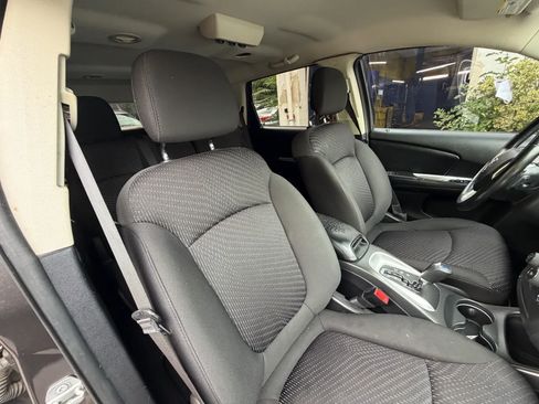 Used 2019 Dodge Journey SE w/ Connectivity Group FWD image 35