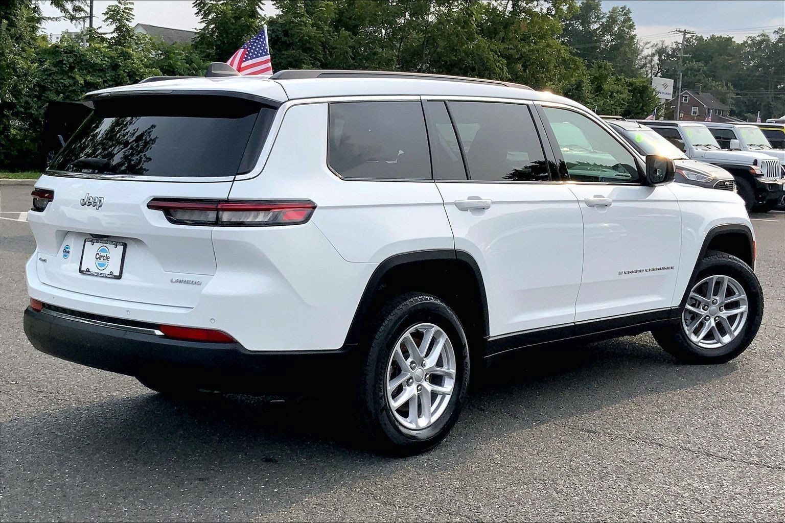 Certified 2024 Jeep Grand Cherokee L Laredo AWD/4WD image 11