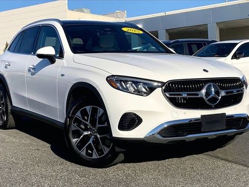 Used 2025 Mercedes-Benz GLC 350e 4MATIC image 1