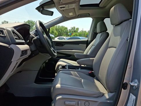 Used 2024 Honda Odyssey EX-L image 13