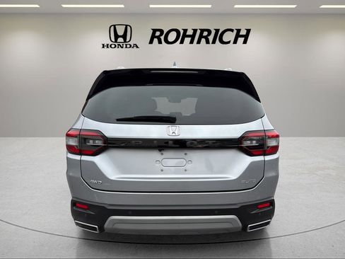 Used 2023 Honda Pilot Elite image 6