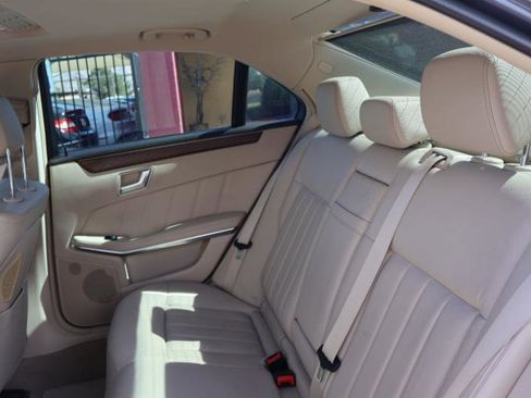 Used 2015 Mercedes-Benz E 400 4MATIC Sedan w/ Lighting Package image 33