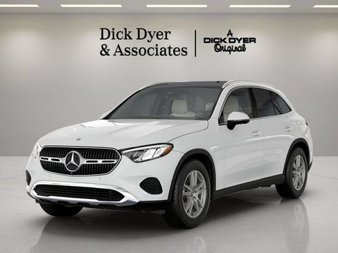 Used 2026 Mercedes-Benz GLC 300 image 32