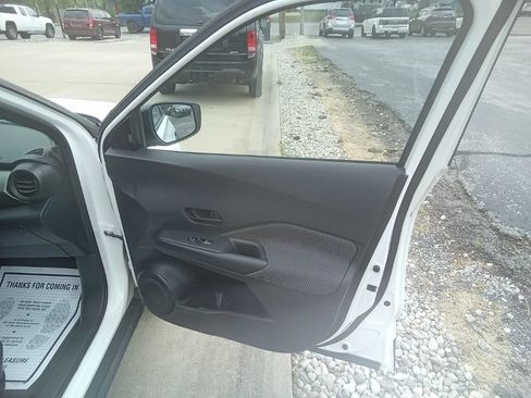 Used 2020 Nissan Kicks S FWD image 6
