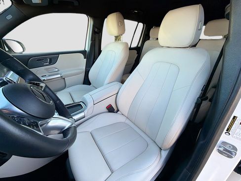 Used 2025 Mercedes-Benz GLB 250 image 22