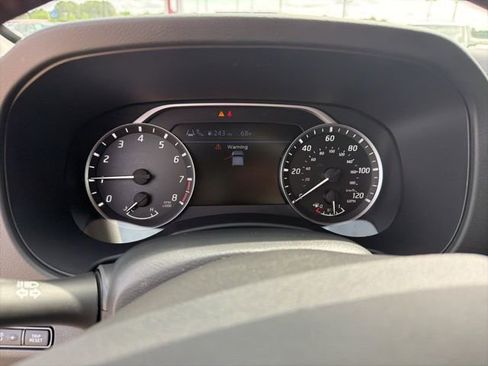 Certified 2025 Nissan Frontier SV w/ SV Convenience Package RWD image 13