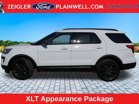 Used 2018 Ford Explorer XLT w/ Equipment Group 202A AWD/4WD image 2
