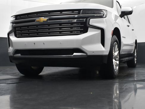 Used 2024 Chevrolet Suburban Premier image 33